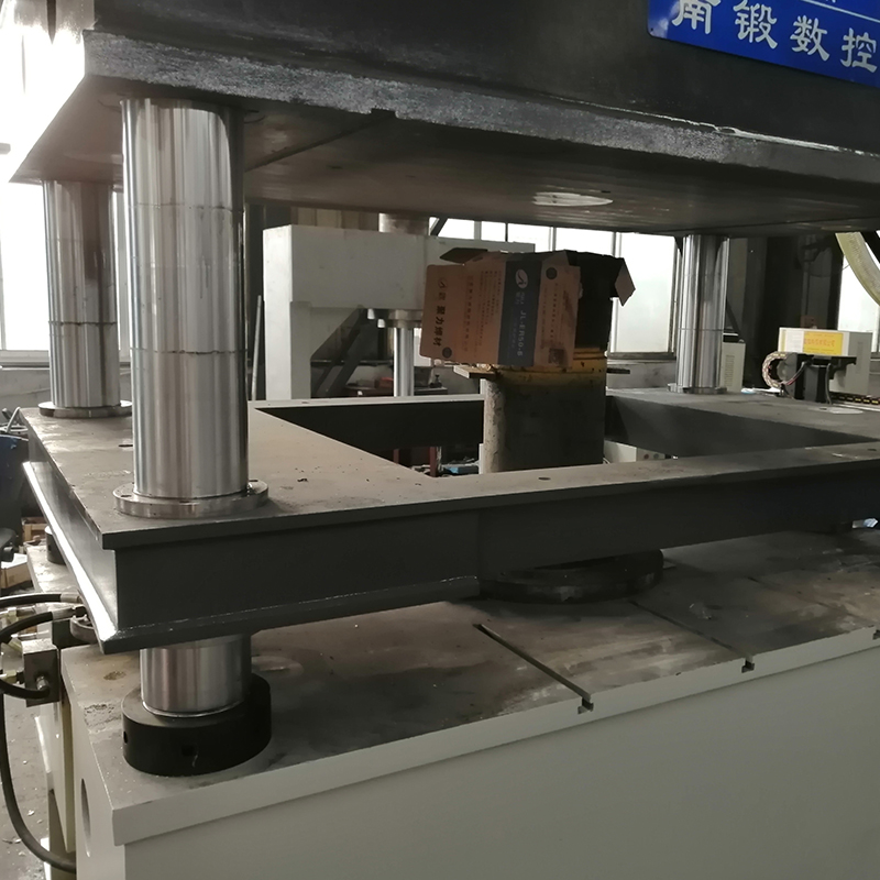 日韩AV大片在线观看 400T四梁四柱油压机，400吨硅酸钙板成型四柱油压机